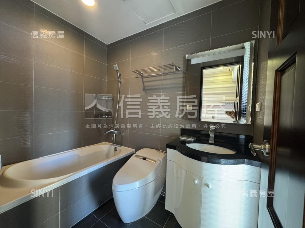 精美新世紀３房車位房屋室內格局與周邊環境