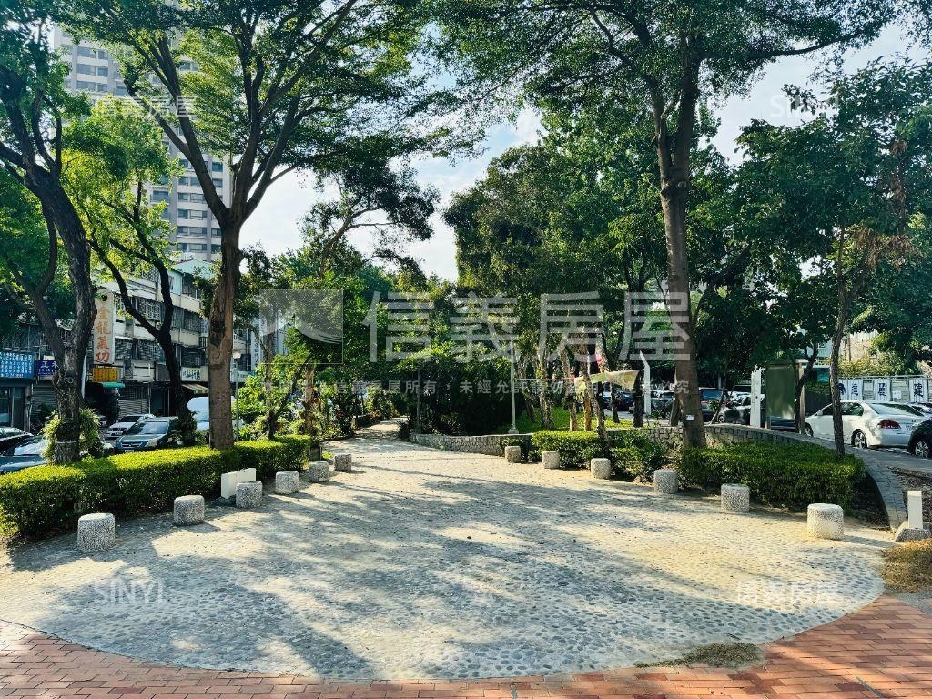 正梅川東路近育德路讚透天房屋室內格局與周邊環境