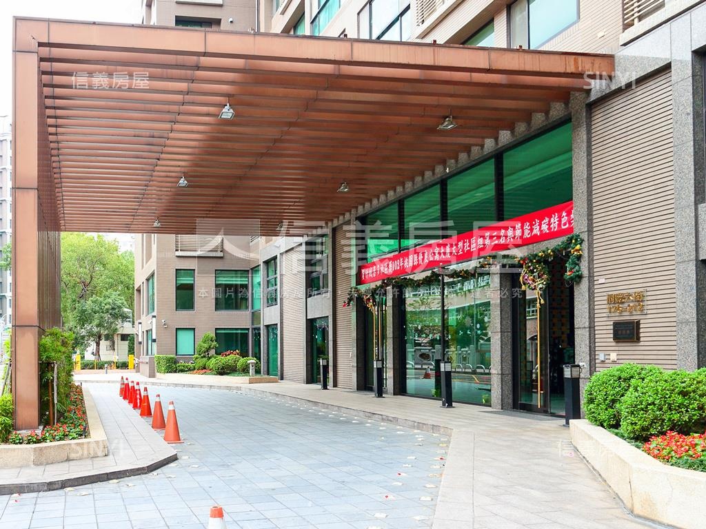 專任竹城喜多三房車位房屋室內格局與周邊環境