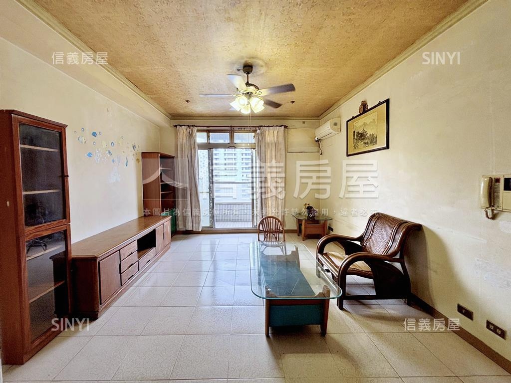 首購北區國泰高樓三房平車房屋室內格局與周邊環境