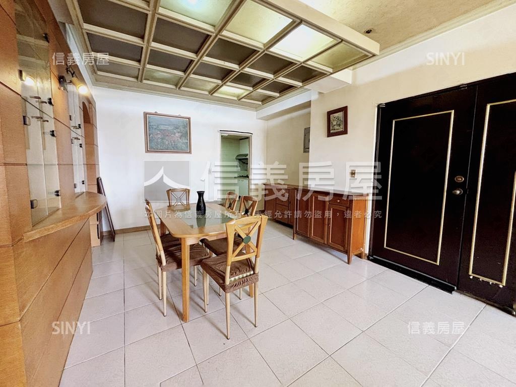 首購北區國泰高樓三房平車房屋室內格局與周邊環境