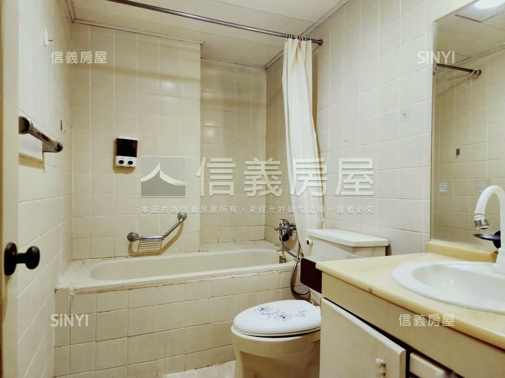 首購北區國泰高樓三房平車房屋室內格局與周邊環境