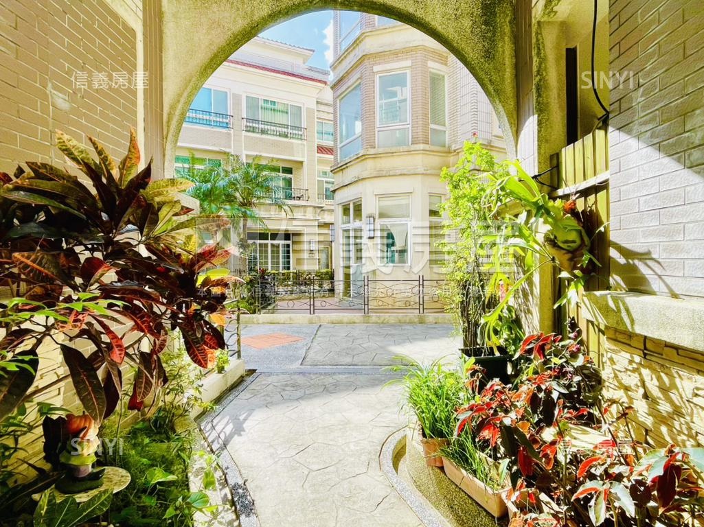 鄉村ＶＩＬＬＡ景觀庭院房屋室內格局與周邊環境