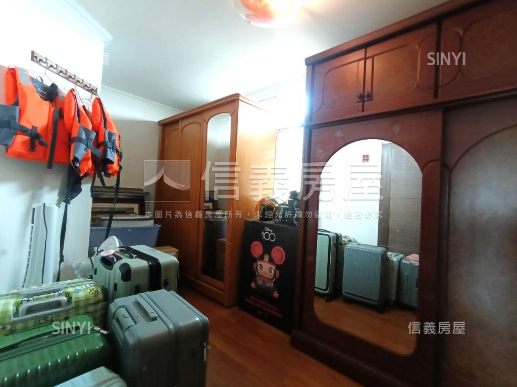 麒麟景觀樓中樓附車位房屋室內格局與周邊環境