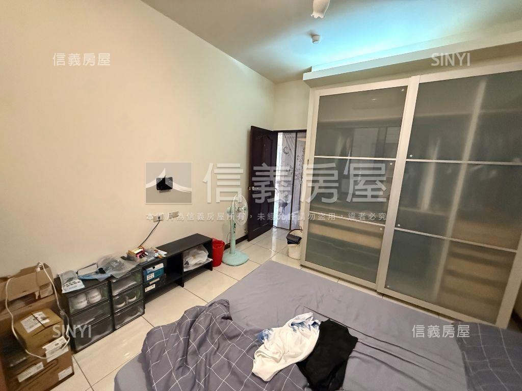 臻星３＋１附車位房屋室內格局與周邊環境