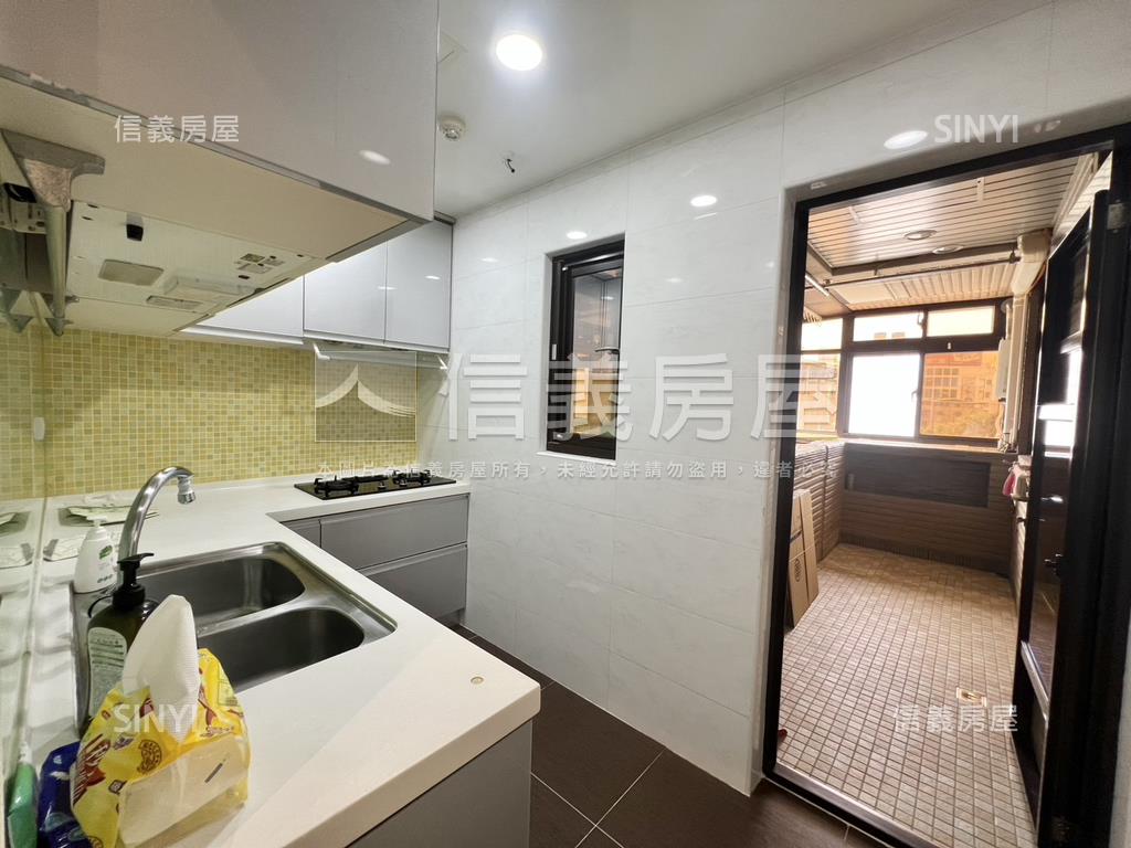 臻美真美三房車位房屋室內格局與周邊環境