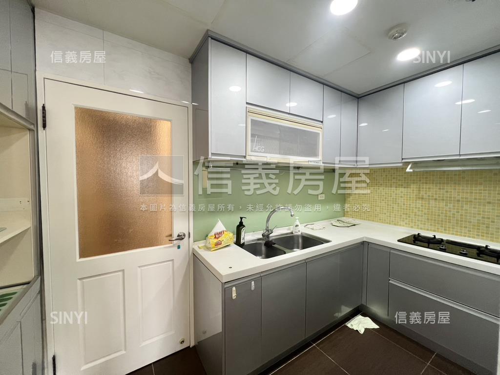 臻美真美三房車位房屋室內格局與周邊環境