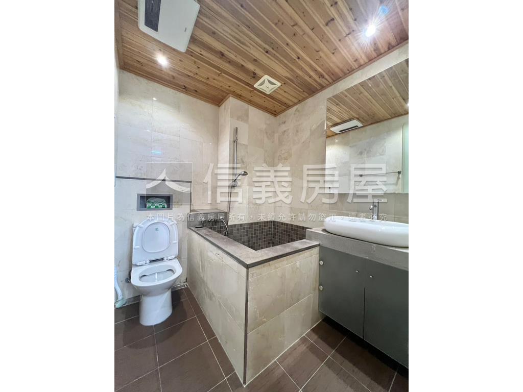 臻美真美三房車位房屋室內格局與周邊環境