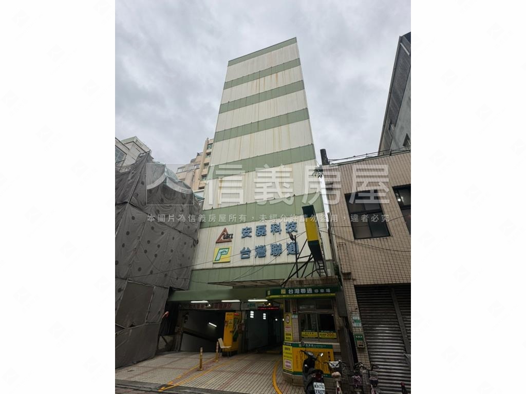 京華城大店辦房屋室內格局與周邊環境