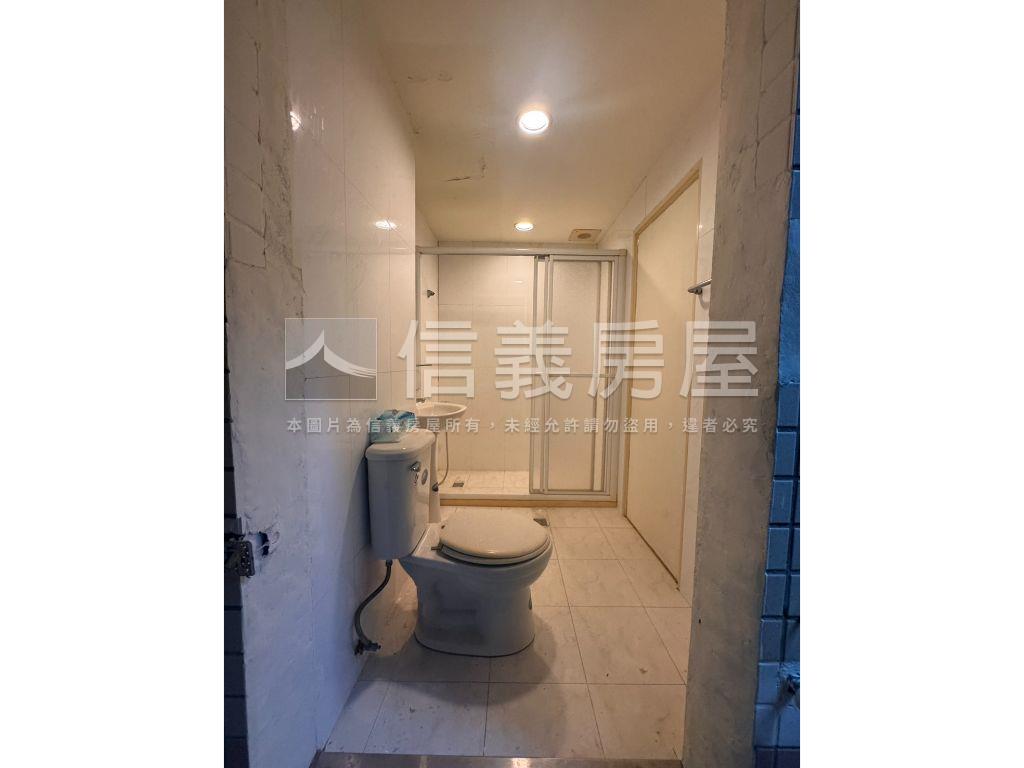 京華城大店辦房屋室內格局與周邊環境