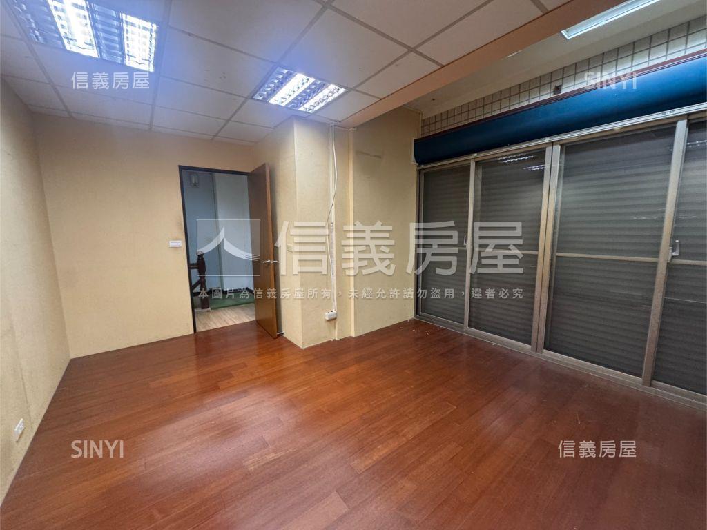 京華城大店辦房屋室內格局與周邊環境