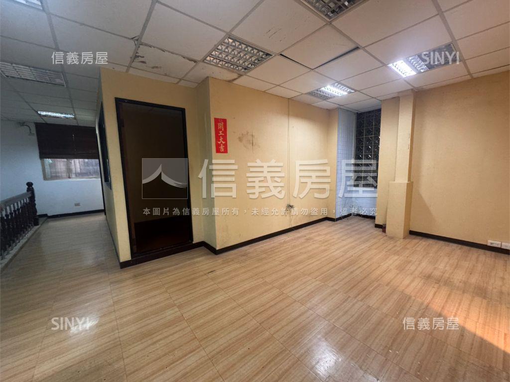 京華城大店辦房屋室內格局與周邊環境