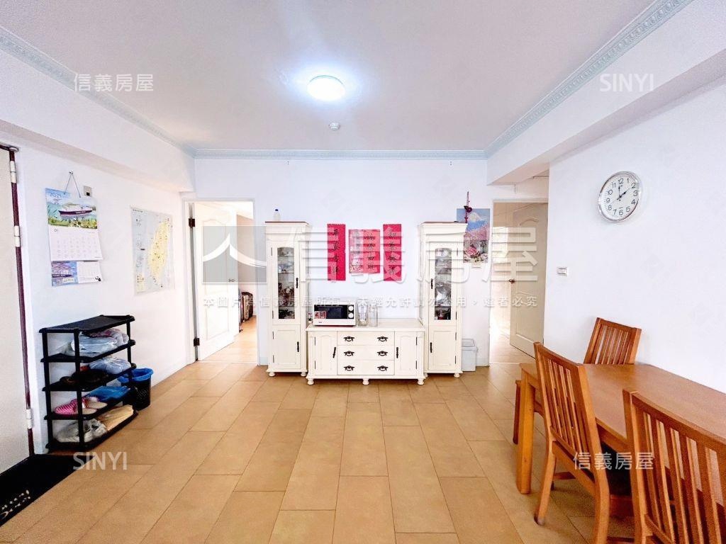 近三鐵採光大三房車位房屋室內格局與周邊環境