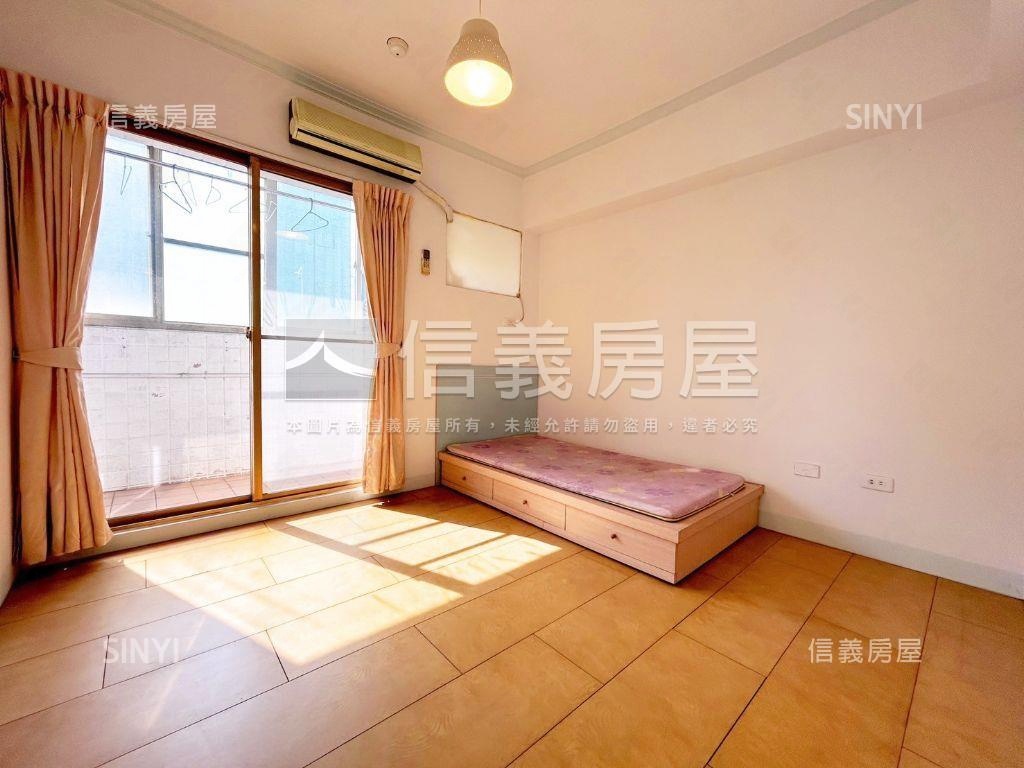 近三鐵採光大三房車位房屋室內格局與周邊環境