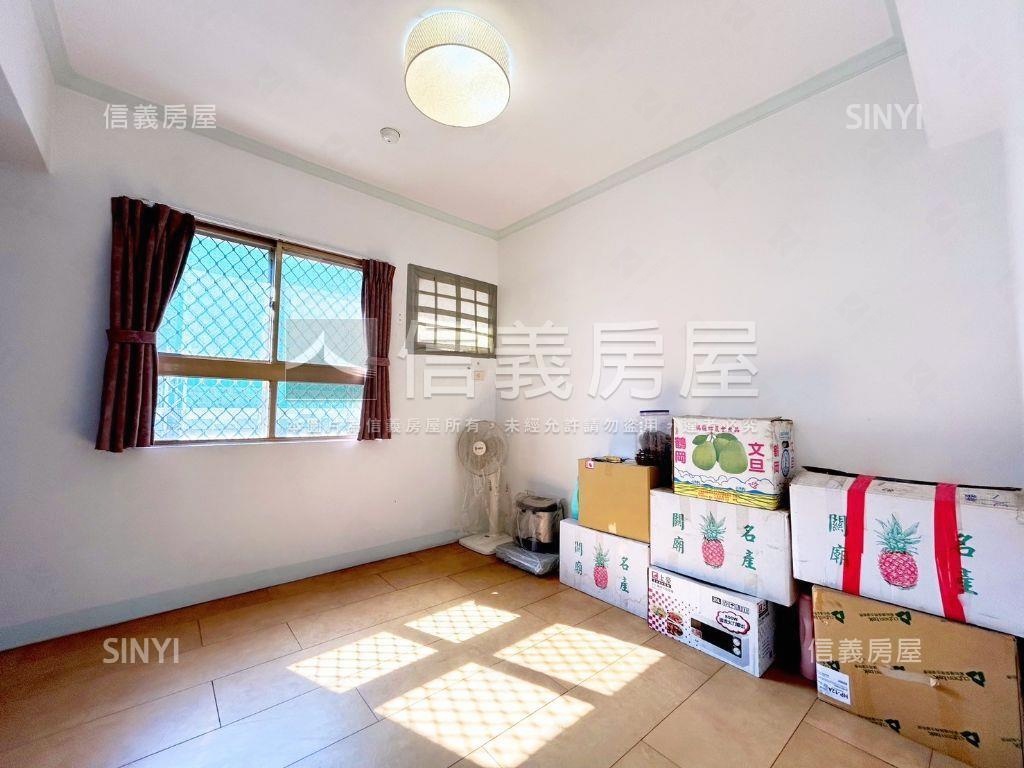 近三鐵採光大三房車位房屋室內格局與周邊環境