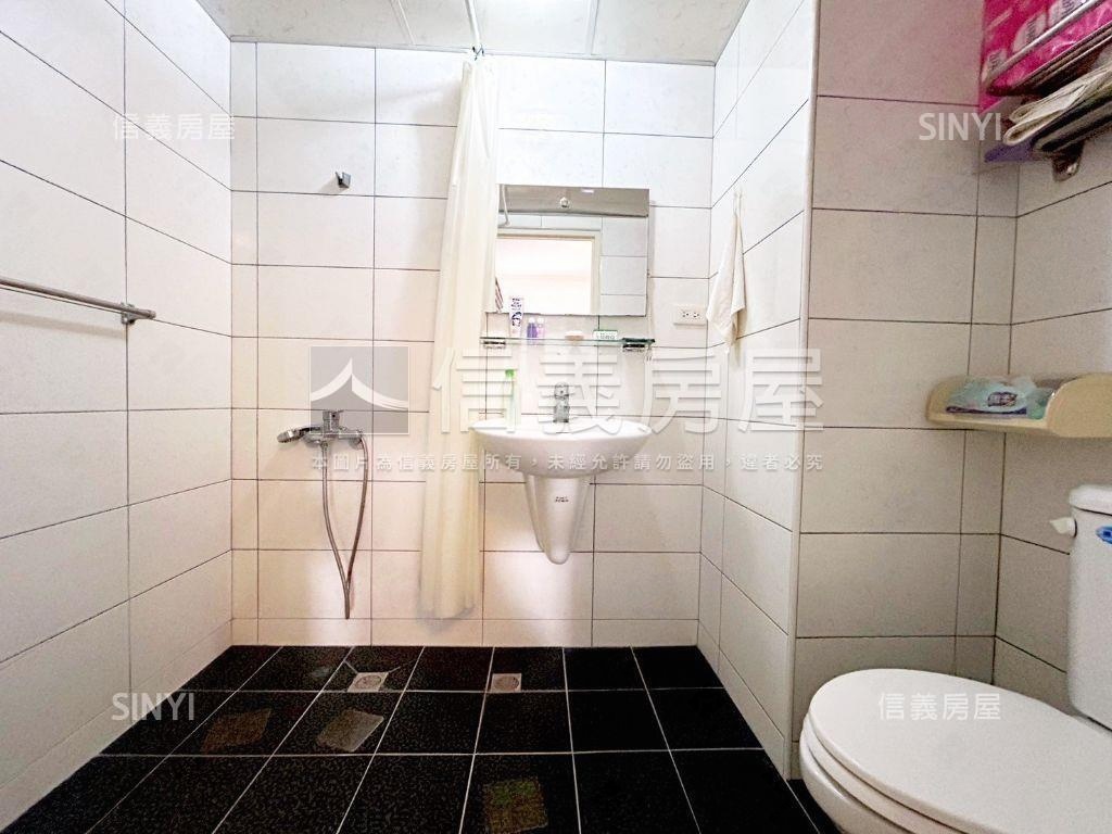 近三鐵採光大三房車位房屋室內格局與周邊環境