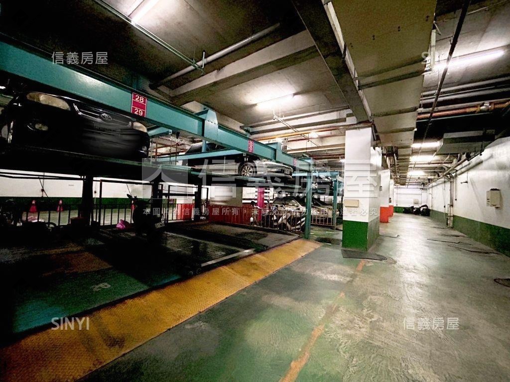 近三鐵採光大三房車位房屋室內格局與周邊環境