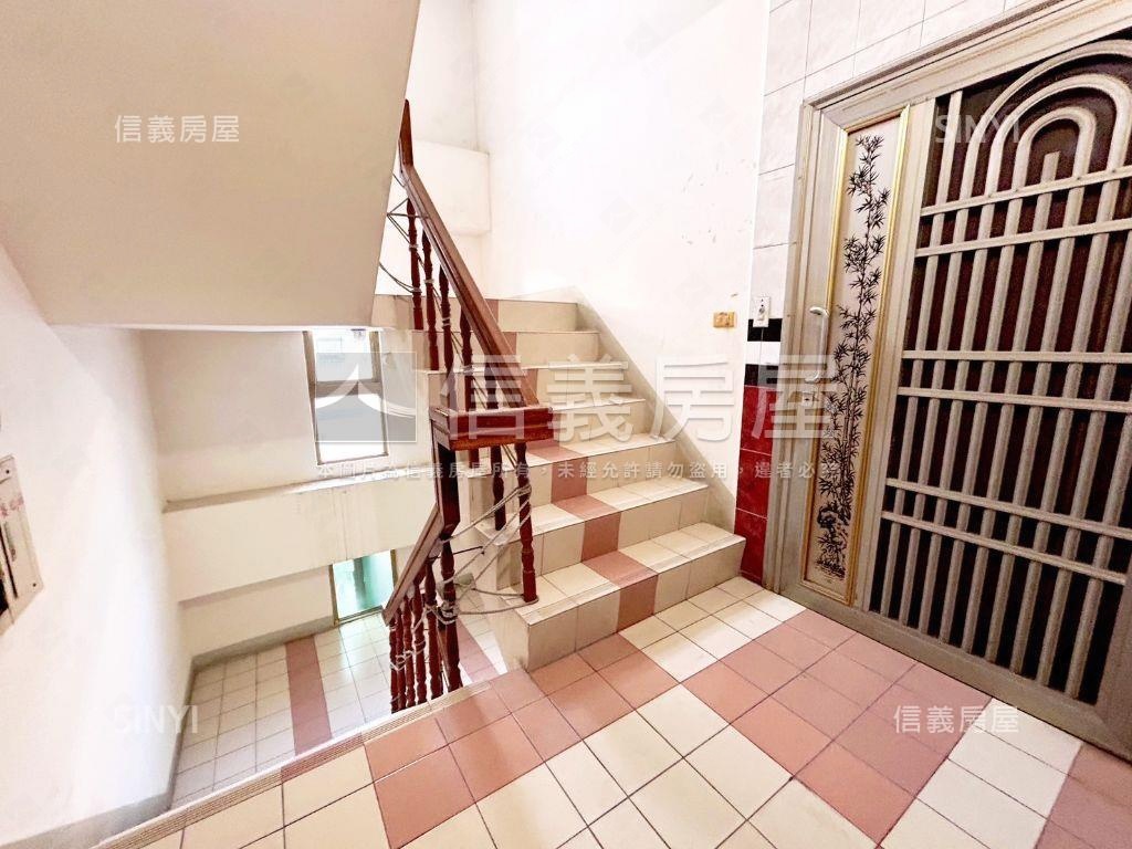 近三鐵採光大三房車位房屋室內格局與周邊環境