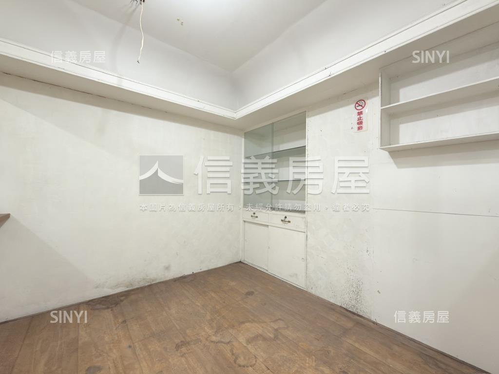 仁愛圓環雙併華廈房屋室內格局與周邊環境