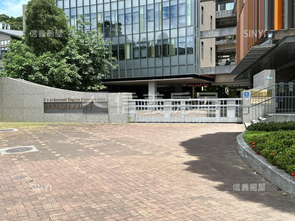 青耘頂樓雙面採光美屋房屋室內格局與周邊環境