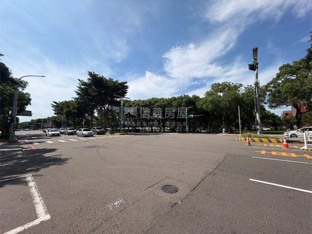 縣政府公園第一排四房靜宅房屋室內格局與周邊環境