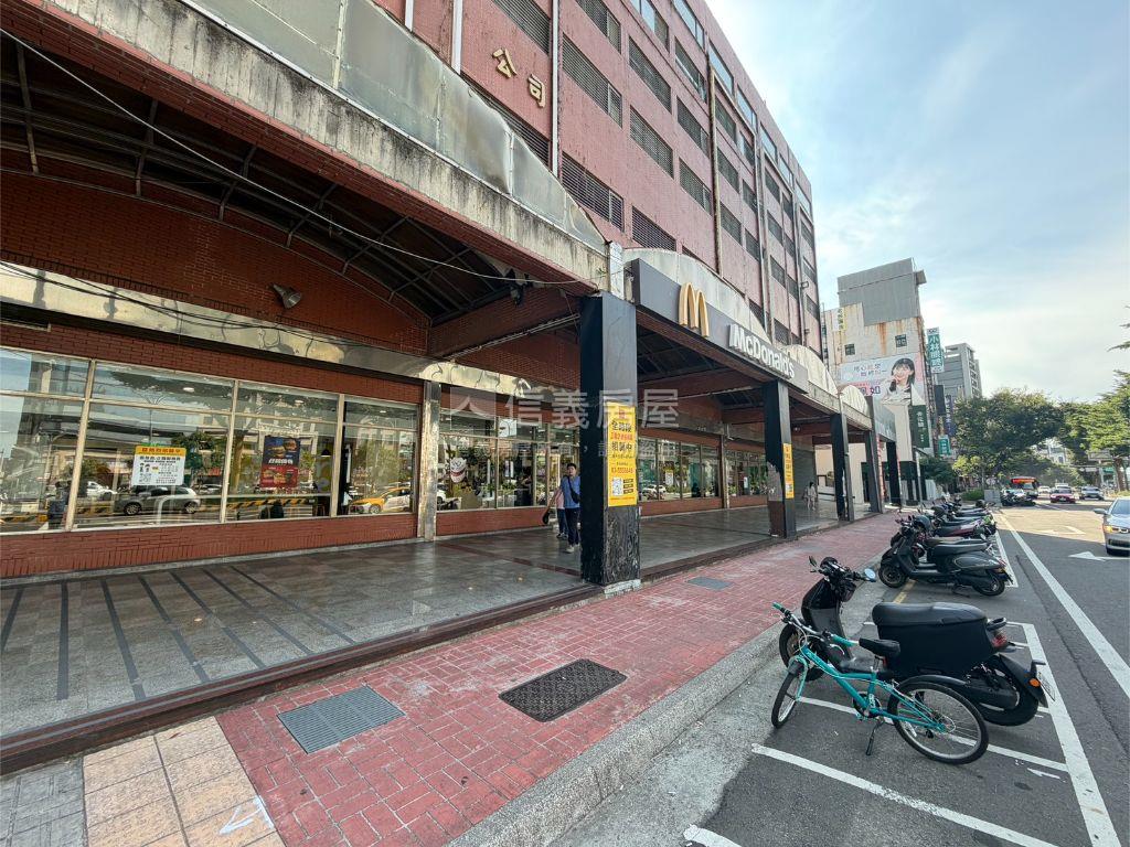 縣政府公園第一排四房靜宅房屋室內格局與周邊環境