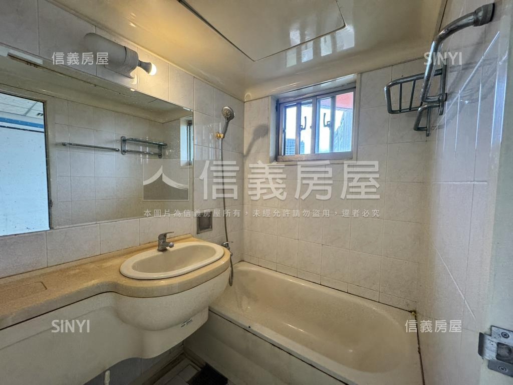 綠園道旁三房平車大空間房屋室內格局與周邊環境