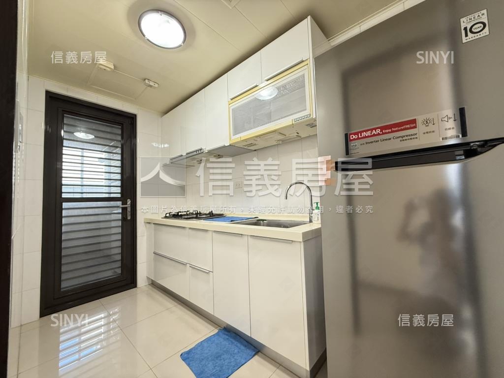 專任興大湛兩房車位樹海戶房屋室內格局與周邊環境