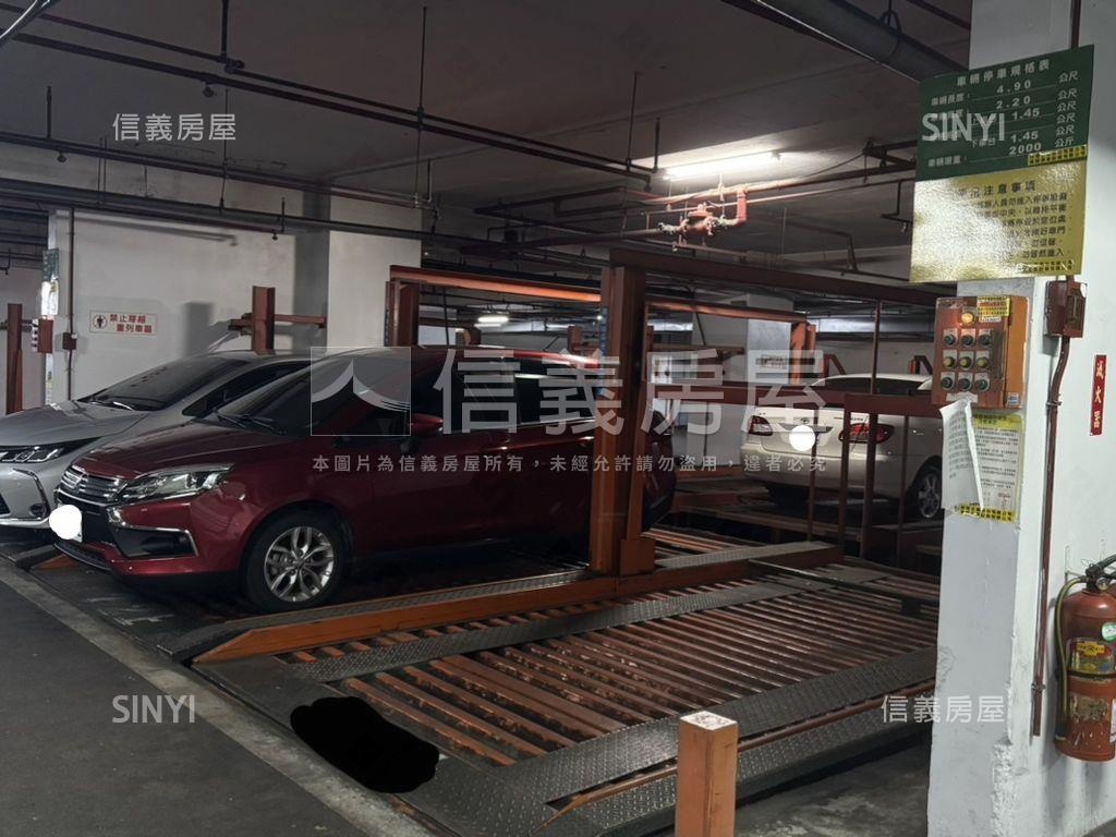 西區核心商圈百坪商辦４車房屋室內格局與周邊環境