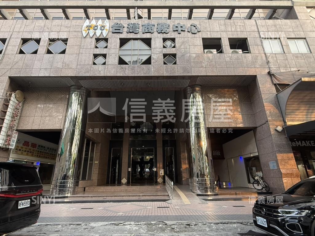 西區核心商圈百坪商辦４車房屋室內格局與周邊環境