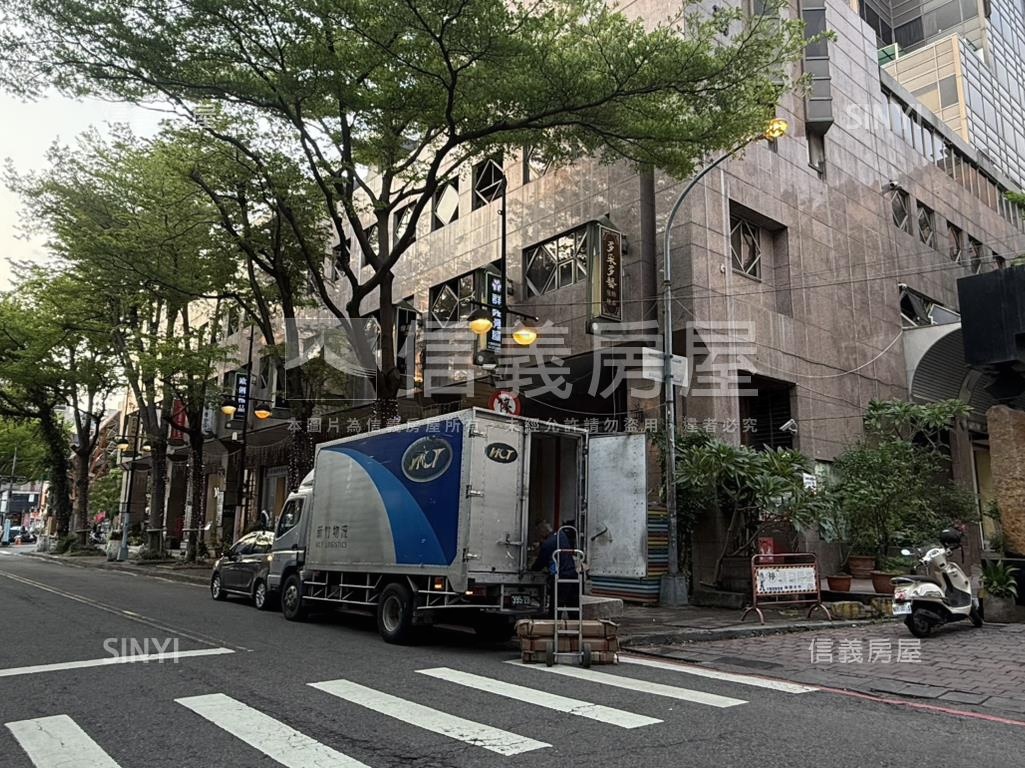 西區核心商圈百坪商辦４車房屋室內格局與周邊環境
