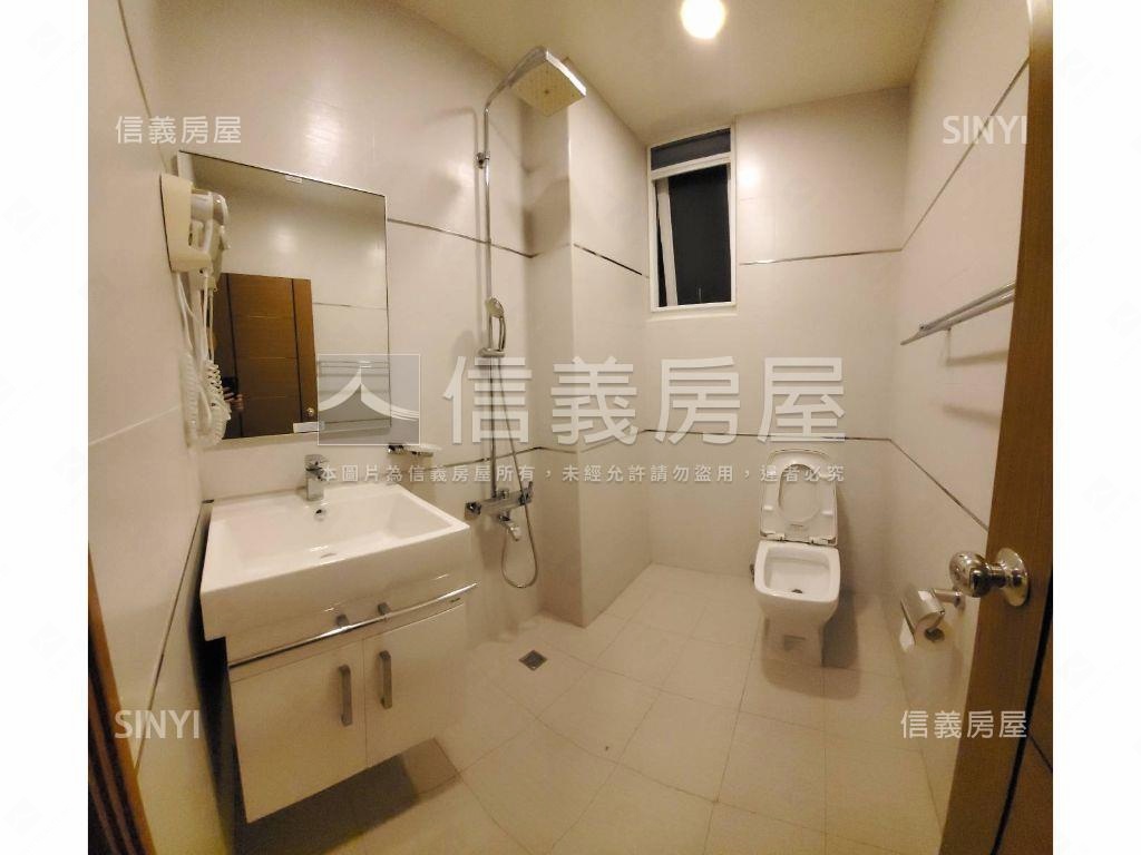 角窗收租店宿透天房屋室內格局與周邊環境