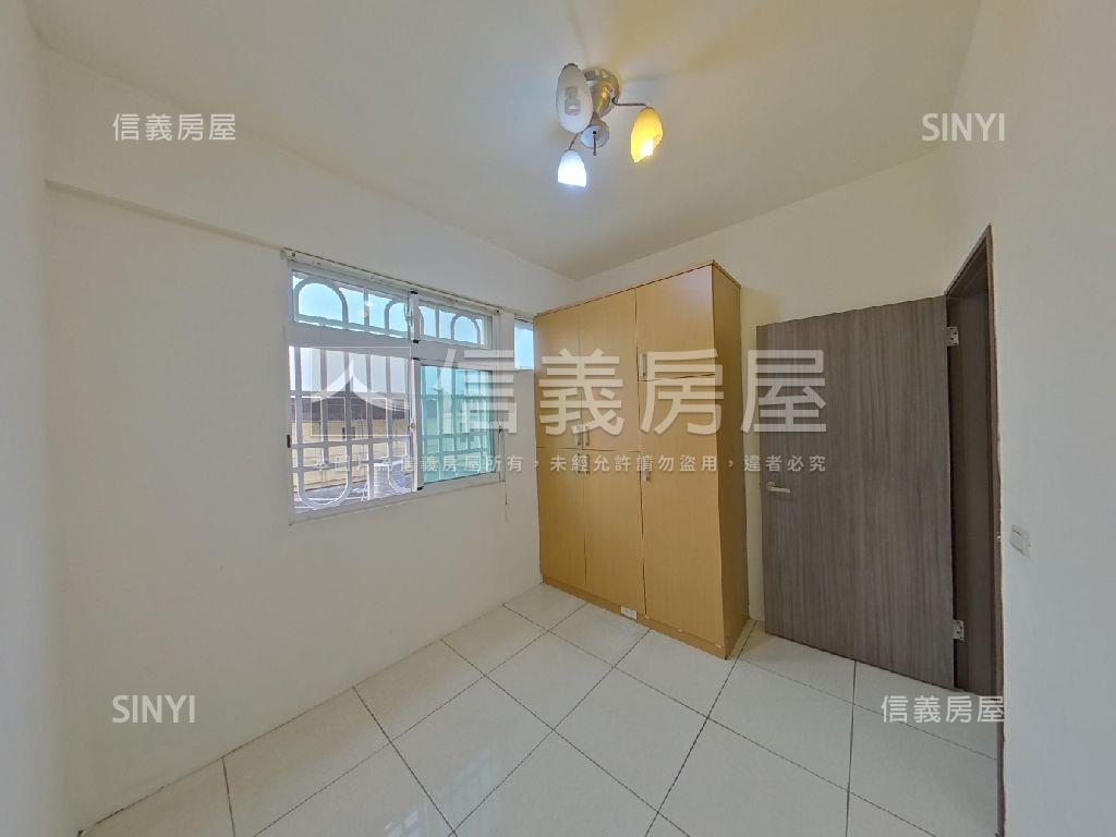 推《三房坡道平面車位》房屋室內格局與周邊環境