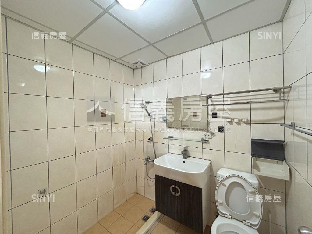 推《三房坡道平面車位》房屋室內格局與周邊環境