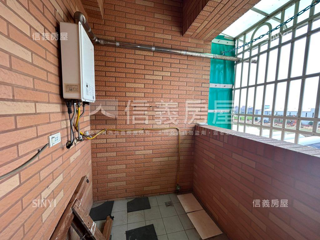 推《三房坡道平面車位》房屋室內格局與周邊環境