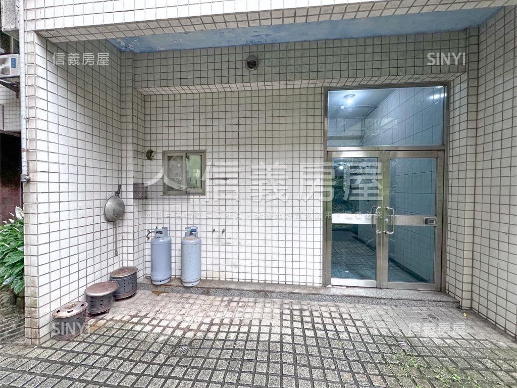 暖暖優質學區金店面房屋室內格局與周邊環境