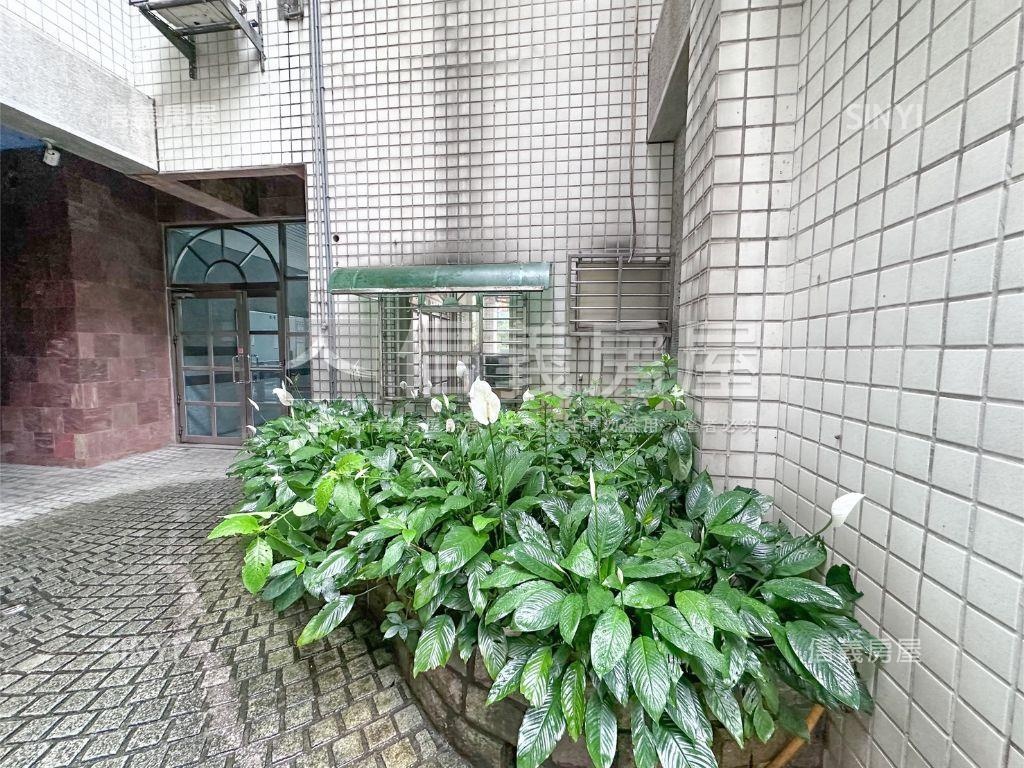 暖暖優質學區金店面房屋室內格局與周邊環境