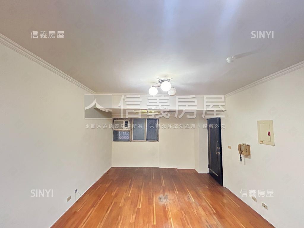 近捷運文心崇德站電梯三房房屋室內格局與周邊環境