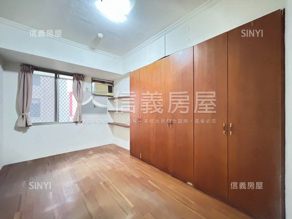近捷運文心崇德站電梯三房房屋室內格局與周邊環境