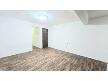 士林夜市商三土持大大邊間