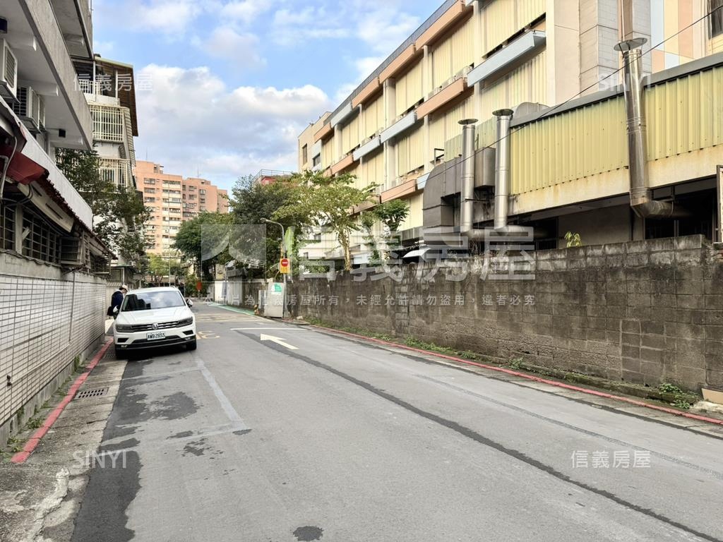 南京三民公寓３樓大土持房屋室內格局與周邊環境