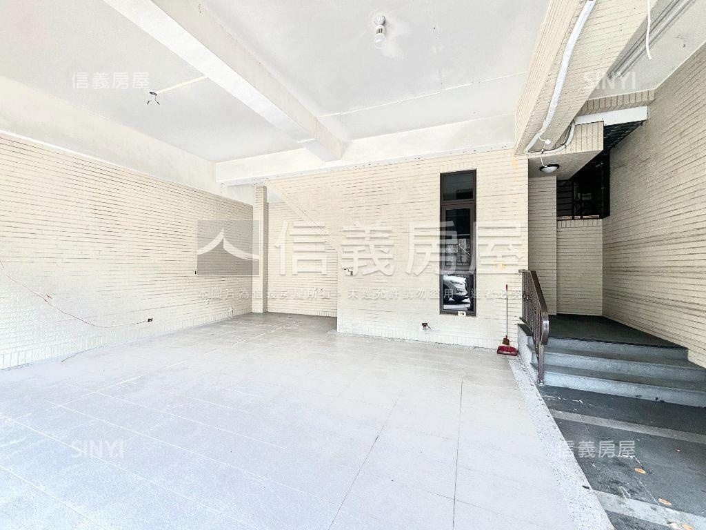 大面寬雙車透店房屋室內格局與周邊環境