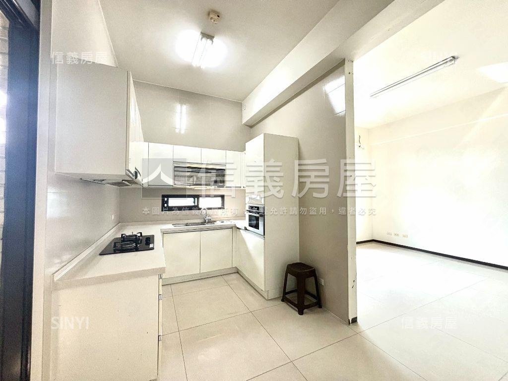 大面寬雙車透店房屋室內格局與周邊環境