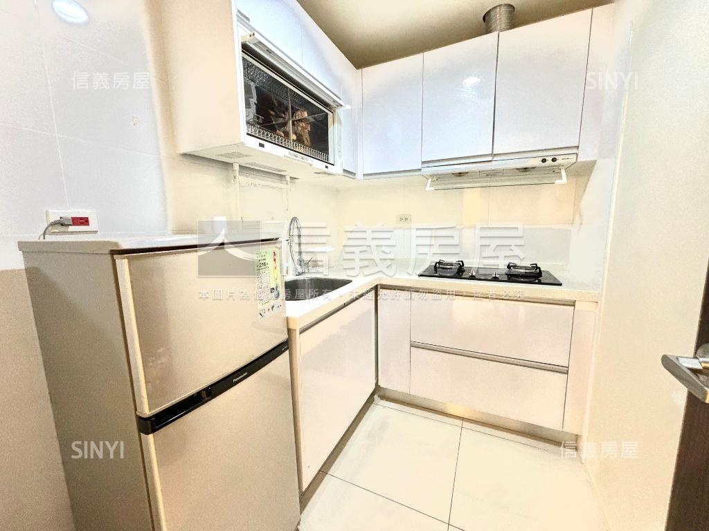 大面寬雙車透店房屋室內格局與周邊環境