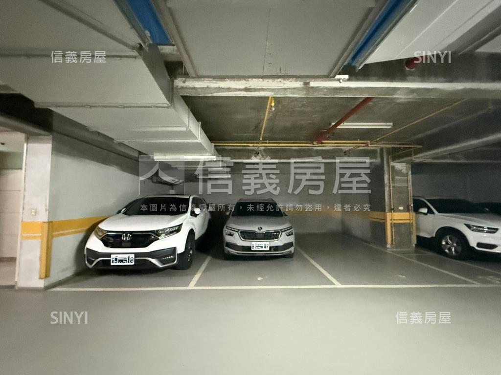 稀有釋出菩石坡平車位房屋室內格局與周邊環境