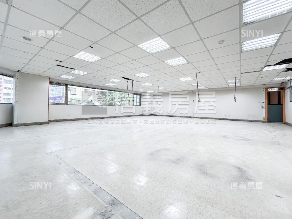 信義世貿三角間商辦大樓房屋室內格局與周邊環境