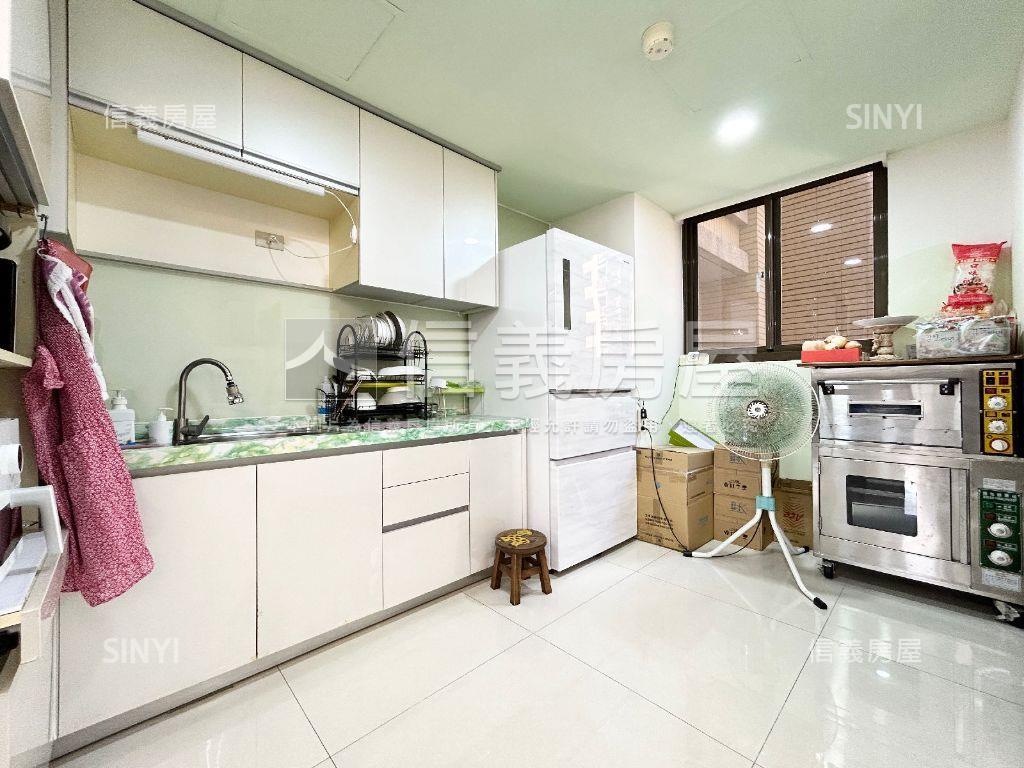 施華洛奇民視商圈三房房屋室內格局與周邊環境