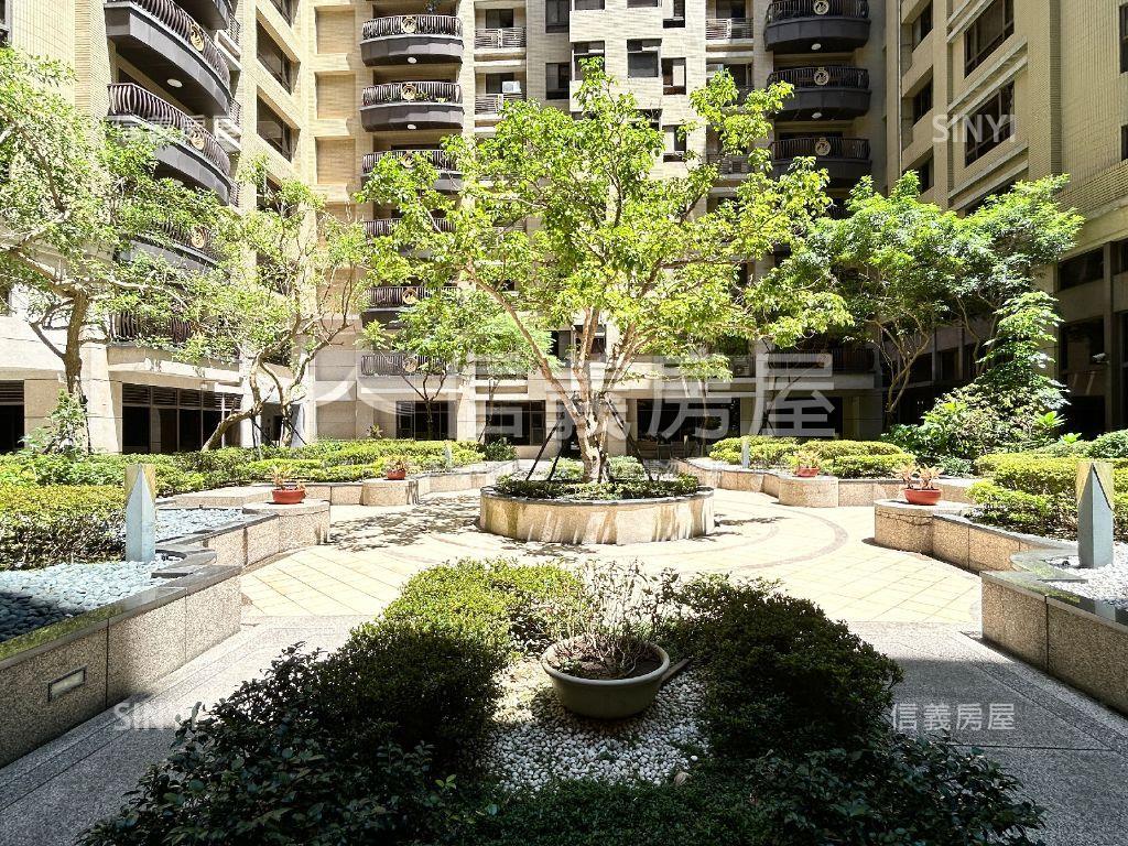 施華洛奇民視商圈三房房屋室內格局與周邊環境