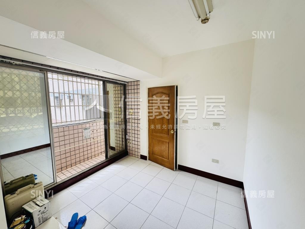 ［華廈］走路上學三房車位房屋室內格局與周邊環境