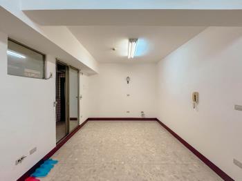 ［華廈］走路上學三房車位